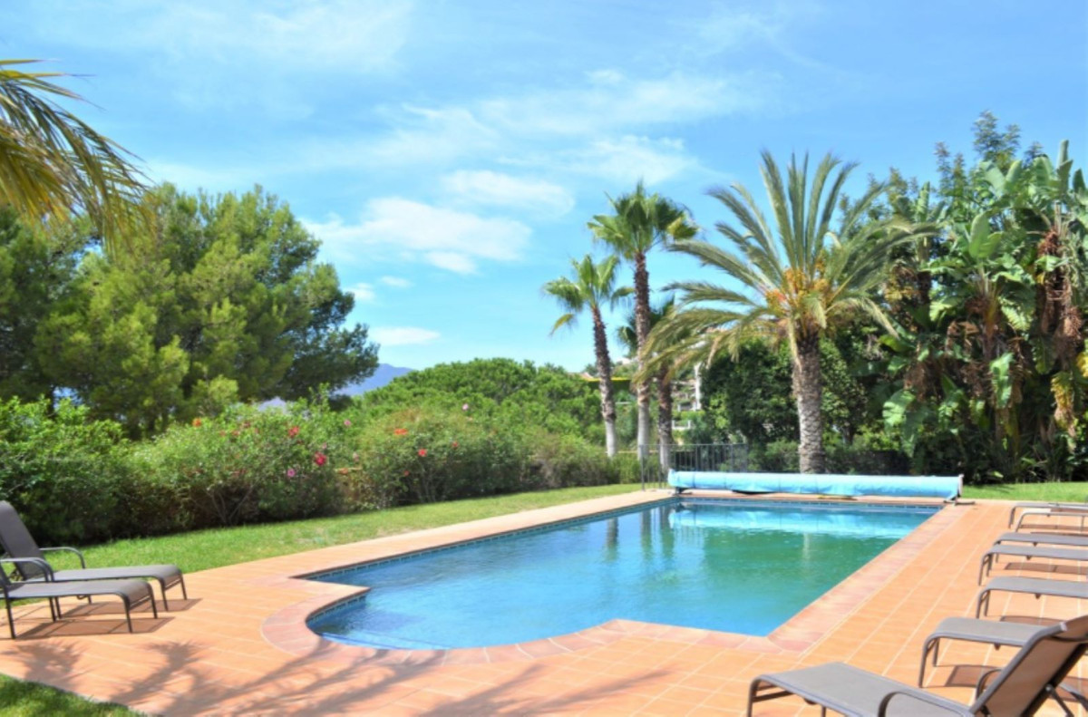 Se vende Villa - Chalet de 5 dormitorios en Costa Del Sol, Málaga, España