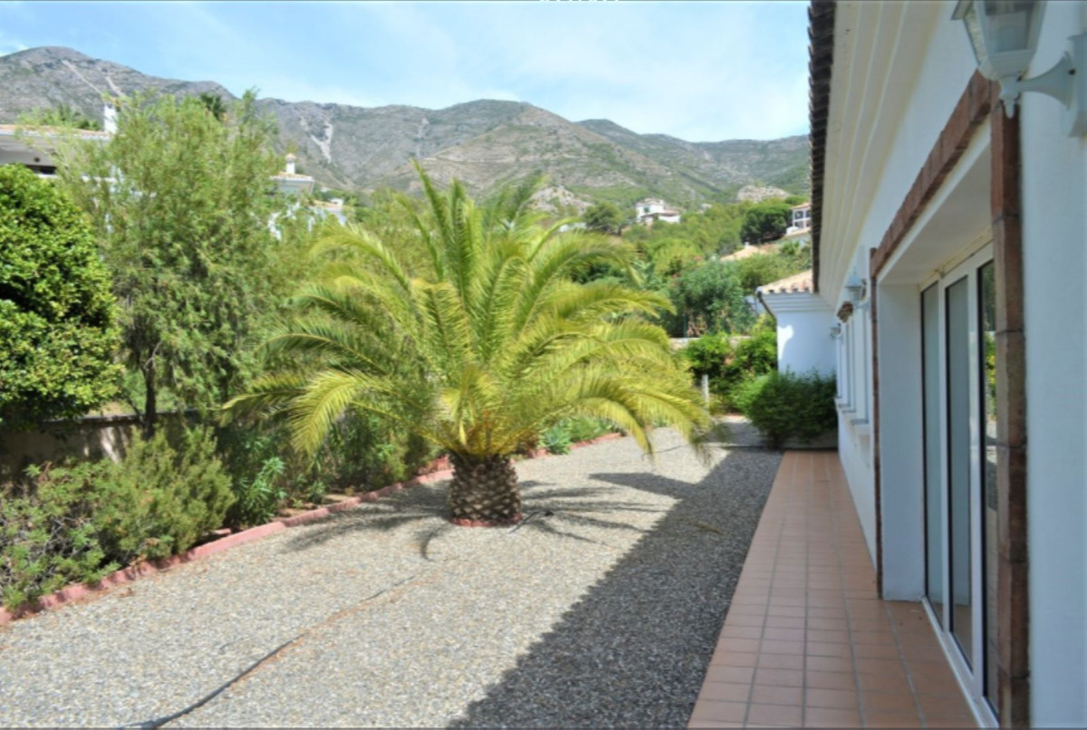 Se vende Villa - Chalet de 5 dormitorios en Costa Del Sol, Málaga, España