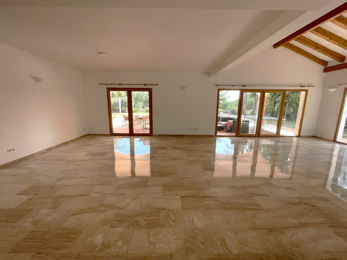 Se vende Villa - Chalet de 5 dormitorios en Costa Del Sol, Málaga, España