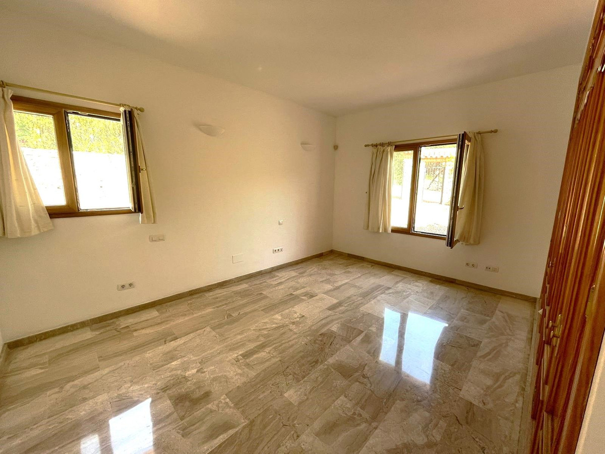 Se vende Villa - Chalet de 5 dormitorios en Costa Del Sol, Málaga, España