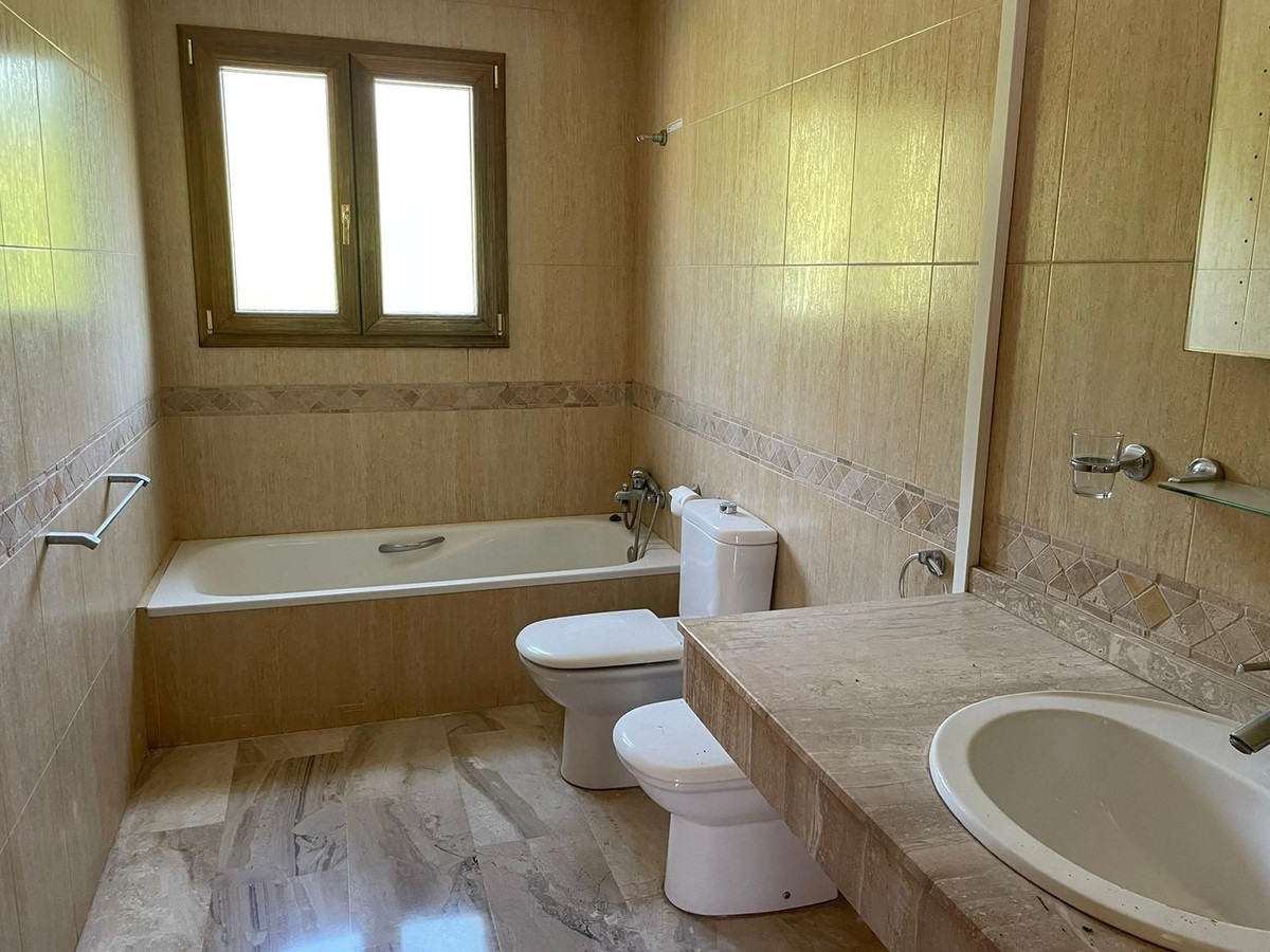 Se vende Villa - Chalet de 5 dormitorios en Costa Del Sol, Málaga, España