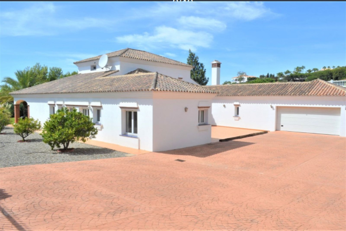 Se vende Villa - Chalet de 5 dormitorios en Costa Del Sol, Málaga, España