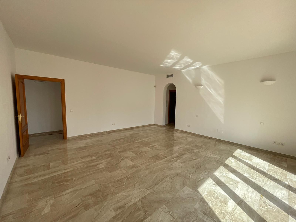 Se vende Villa - Chalet de 5 dormitorios en Costa Del Sol, Málaga, España