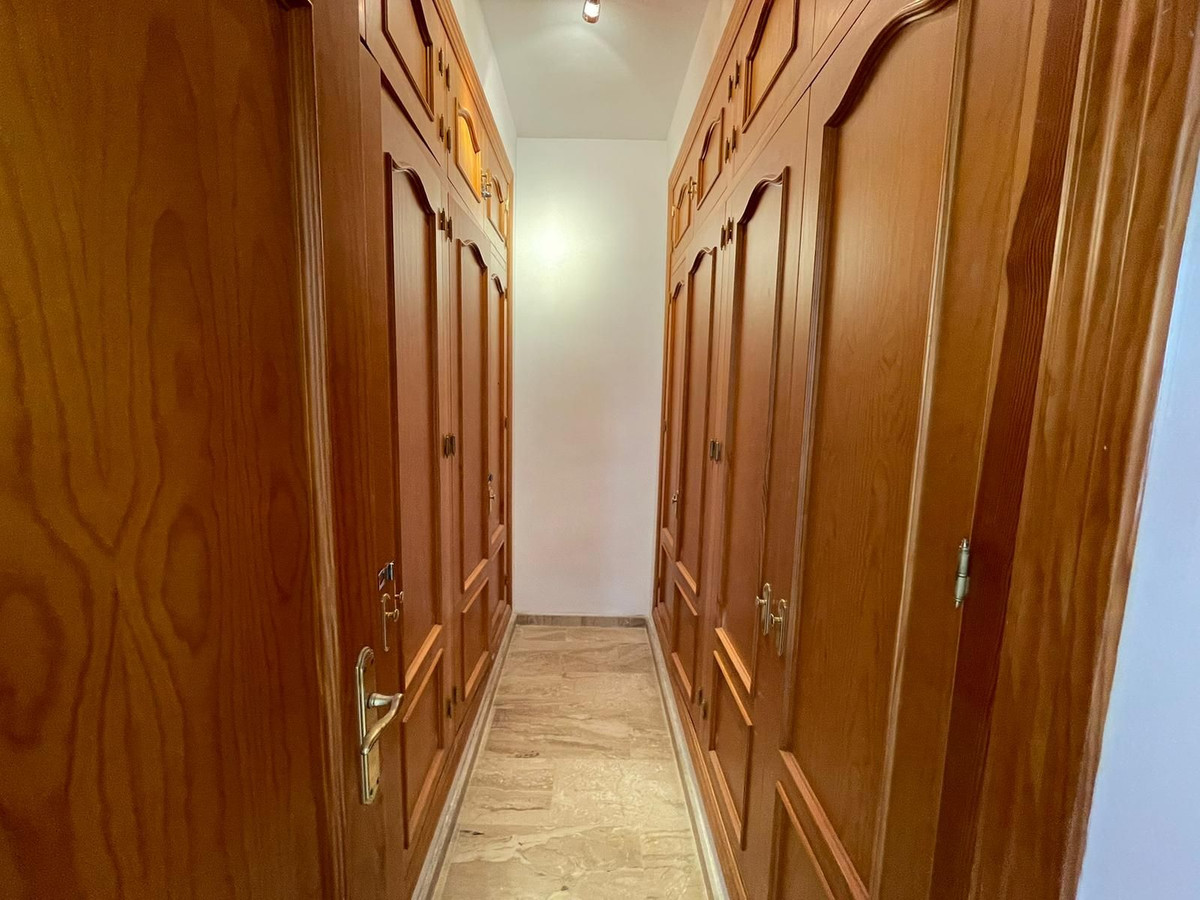 Se vende Villa - Chalet de 5 dormitorios en Costa Del Sol, Málaga, España