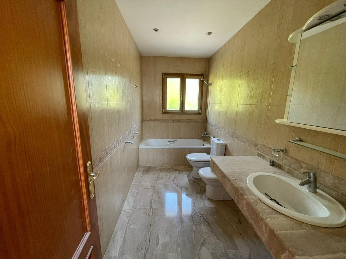 Se vende Villa - Chalet de 5 dormitorios en Costa Del Sol, Málaga, España