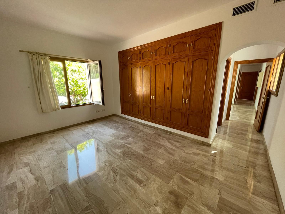 Se vende Villa - Chalet de 5 dormitorios en Costa Del Sol, Málaga, España