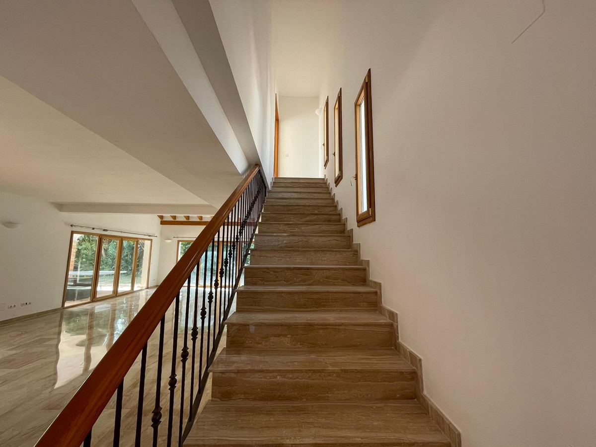 Se vende Villa - Chalet de 5 dormitorios en Costa Del Sol, Málaga, España