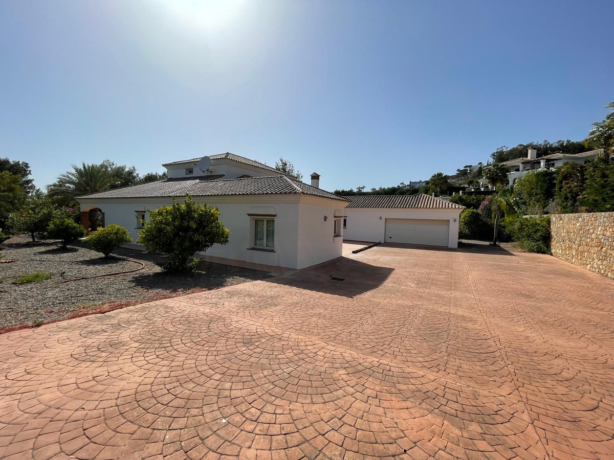 Se vende Villa - Chalet de 5 dormitorios en Costa Del Sol, Málaga, España