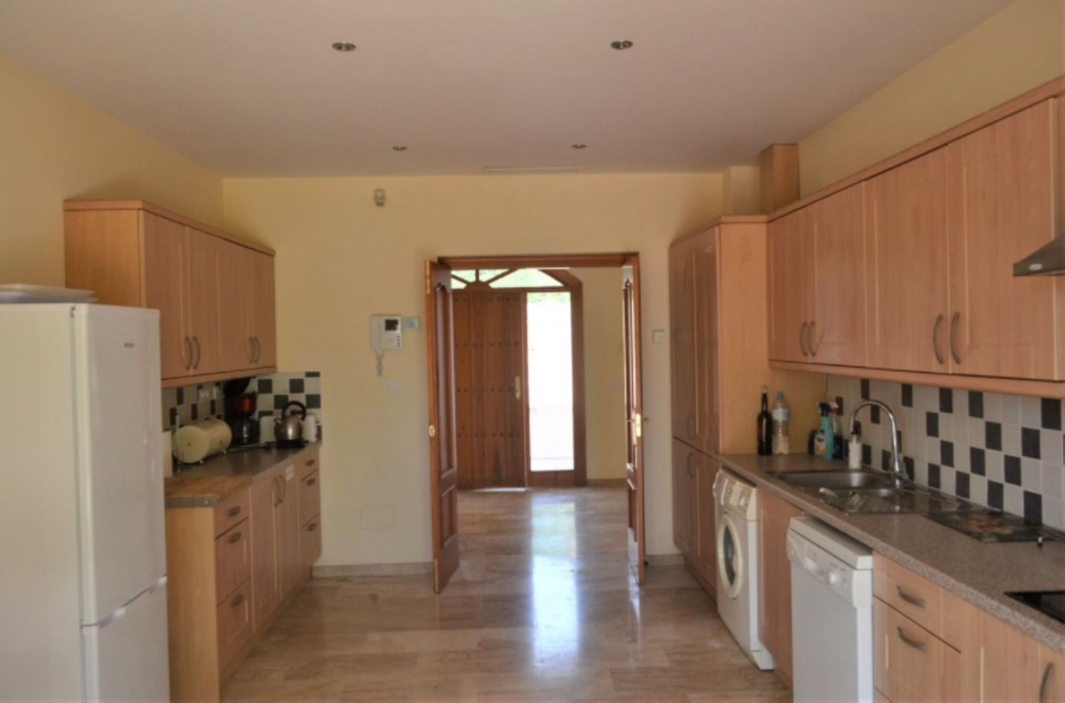 Se vende Villa - Chalet de 5 dormitorios en Costa Del Sol, Málaga, España