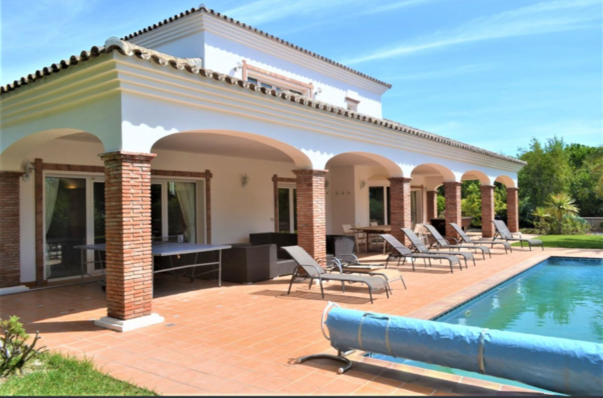 Se vende Villa - Chalet de 5 dormitorios en Costa Del Sol, Málaga, España