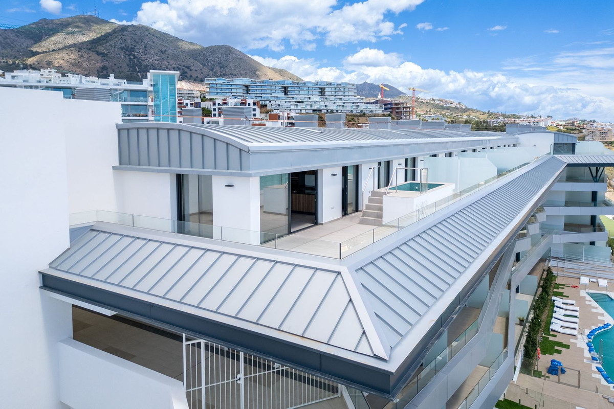 3 Bed Apartment for sale in Fuengirola Costa Del Sol, Málaga, Spain