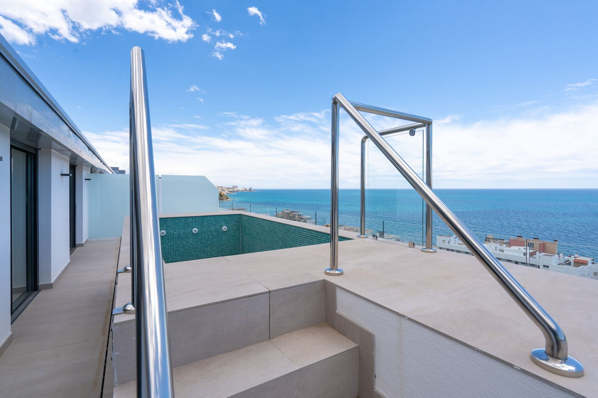 3 Bed Apartment for sale in Fuengirola Costa Del Sol, Málaga, Spain