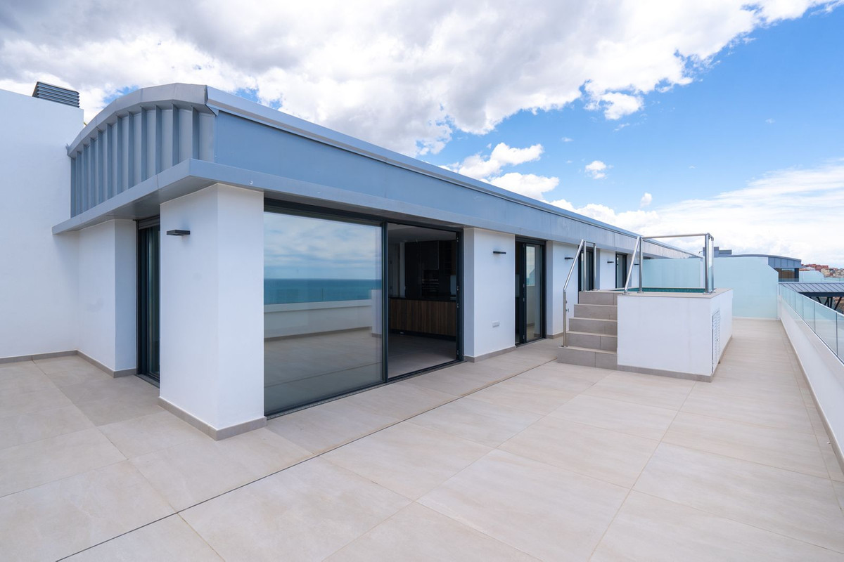3 Bed Apartment for sale in Fuengirola Costa Del Sol, Málaga, Spain