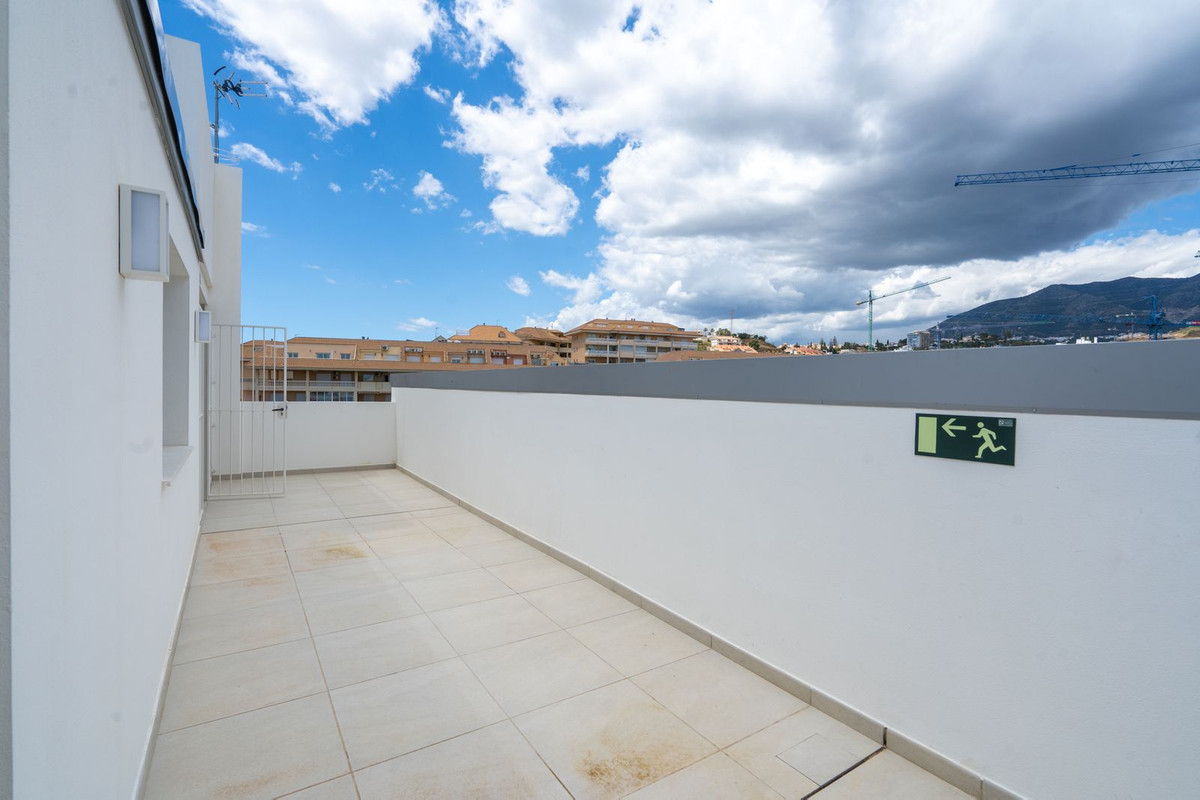 3 Bed Apartment for sale in Fuengirola Costa Del Sol, Málaga, Spain