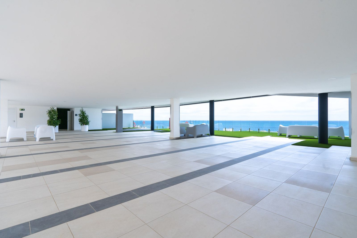 3 Bed Apartment for sale in Fuengirola Costa Del Sol, Málaga, Spain