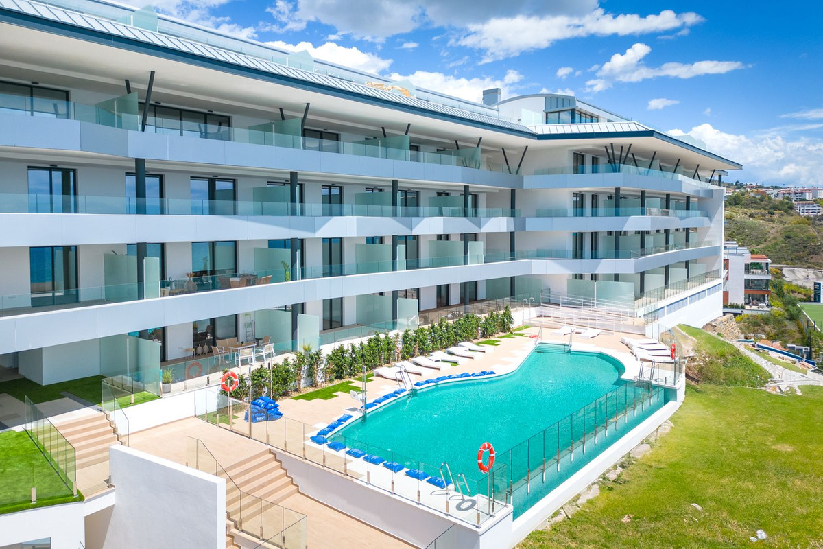 3 Bed Apartment for sale in Fuengirola Costa Del Sol, Málaga, Spain