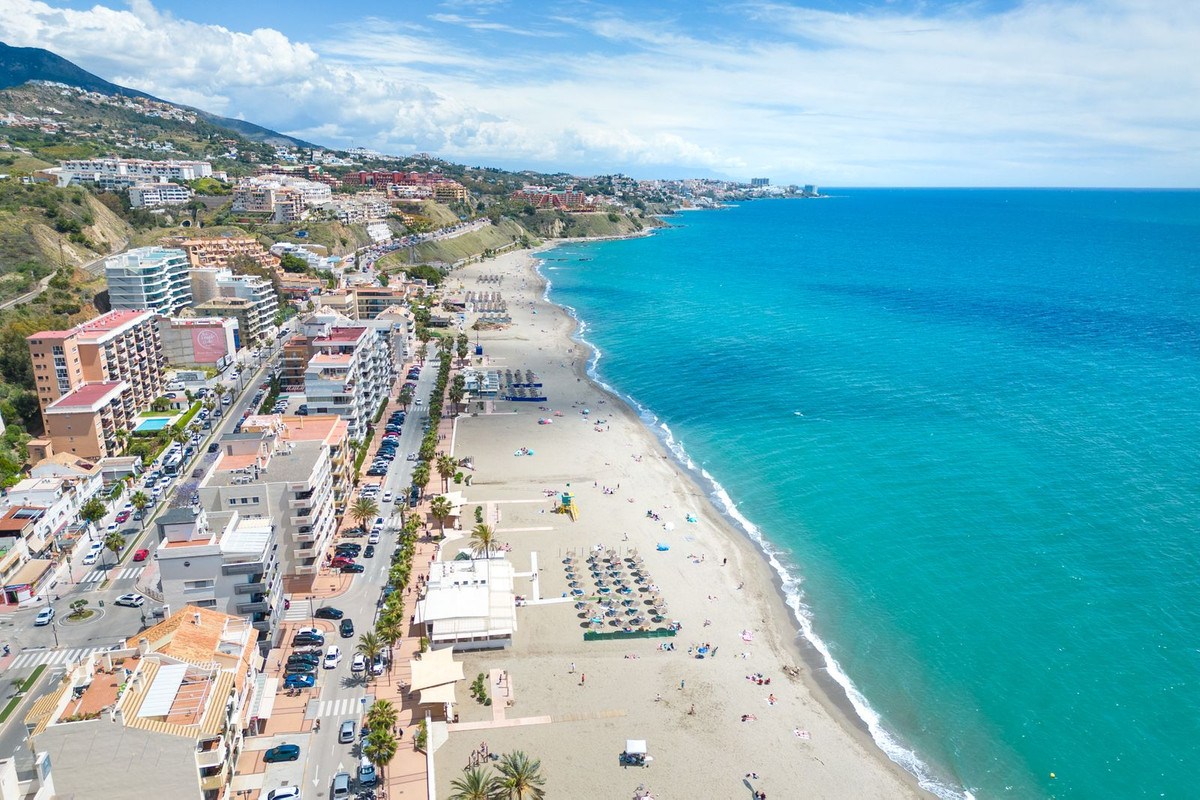 3 Bed Apartment for sale in Fuengirola Costa Del Sol, Málaga, Spain