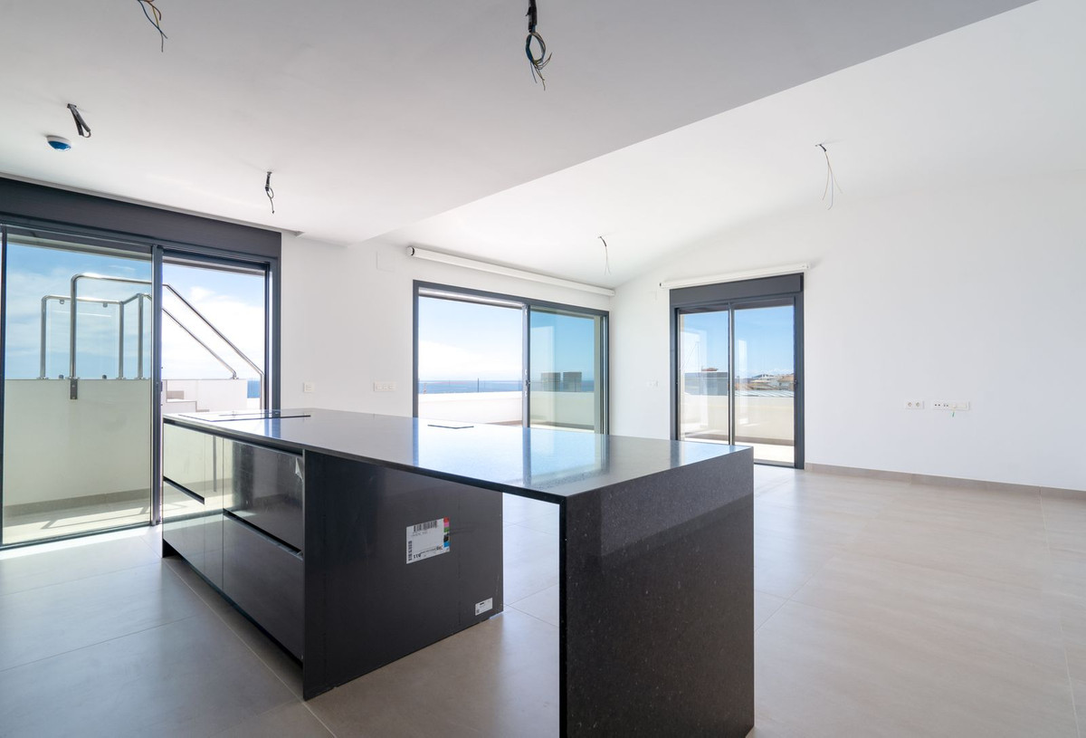 3 Bed Apartment for sale in Fuengirola Costa Del Sol, Málaga, Spain