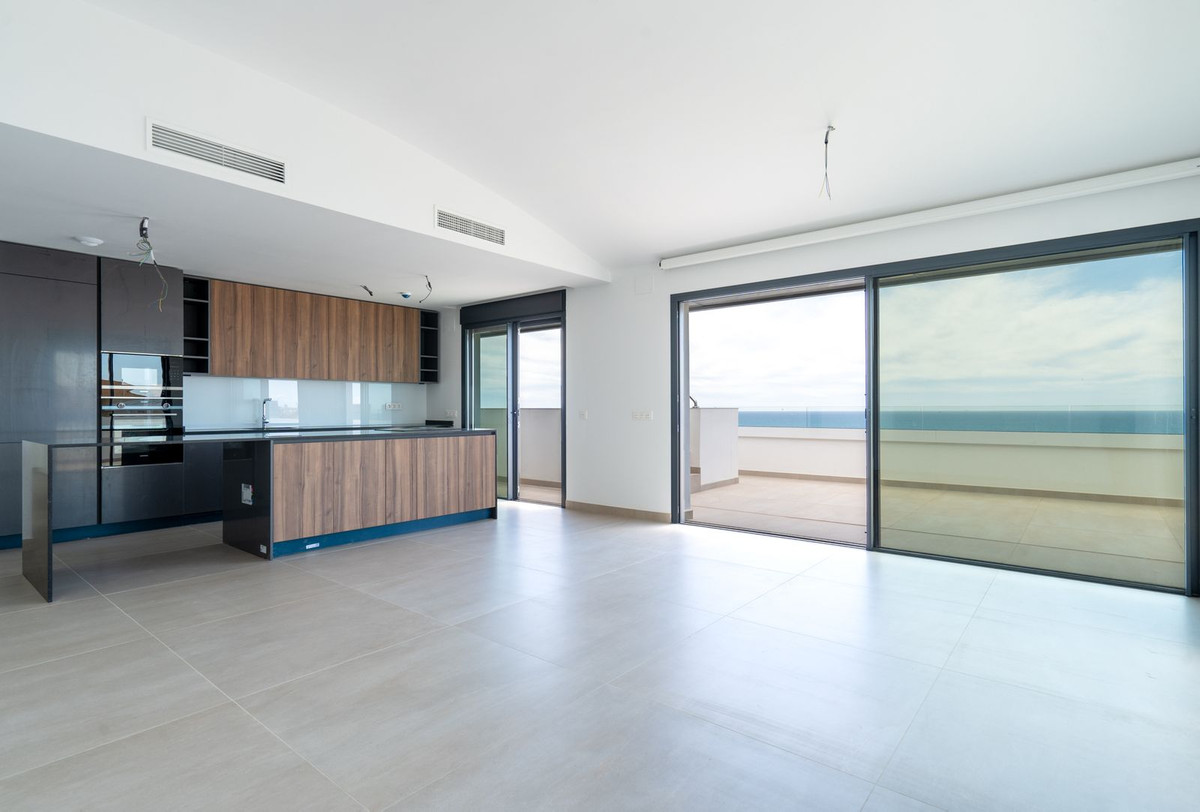 3 Bed Apartment for sale in Fuengirola Costa Del Sol, Málaga, Spain