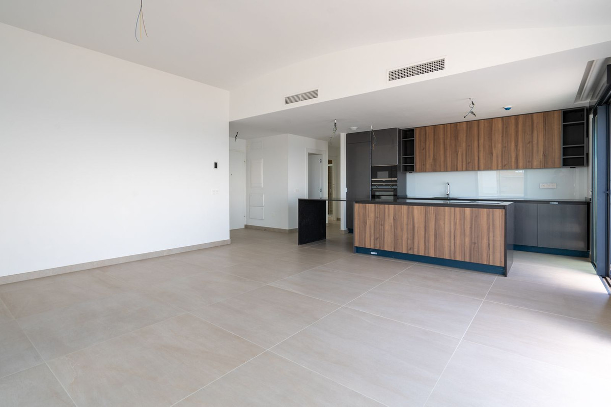 3 Bed Apartment for sale in Fuengirola Costa Del Sol, Málaga, Spain
