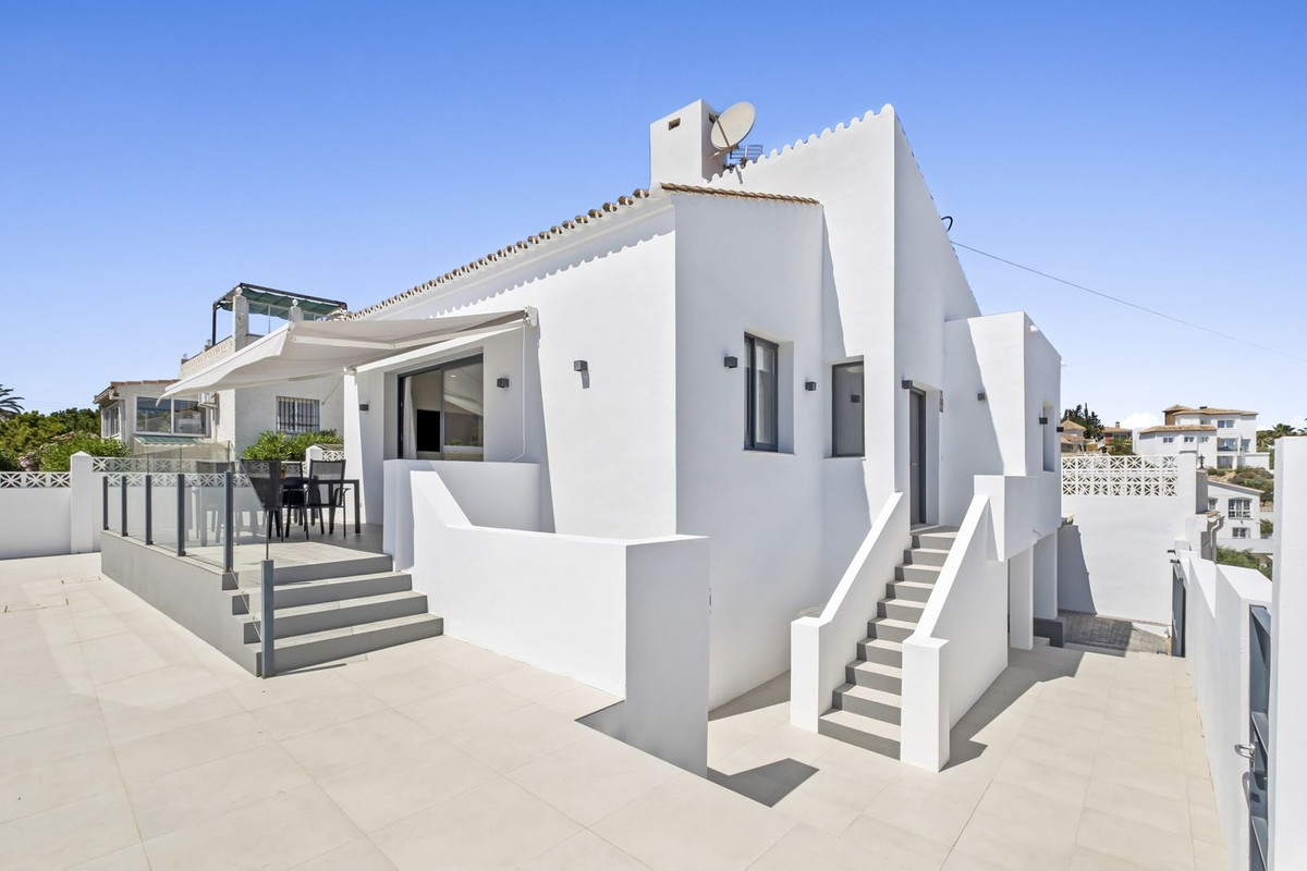 5 Bed Townhouse for sale in El Faro Costa Del Sol, Málaga, Spain