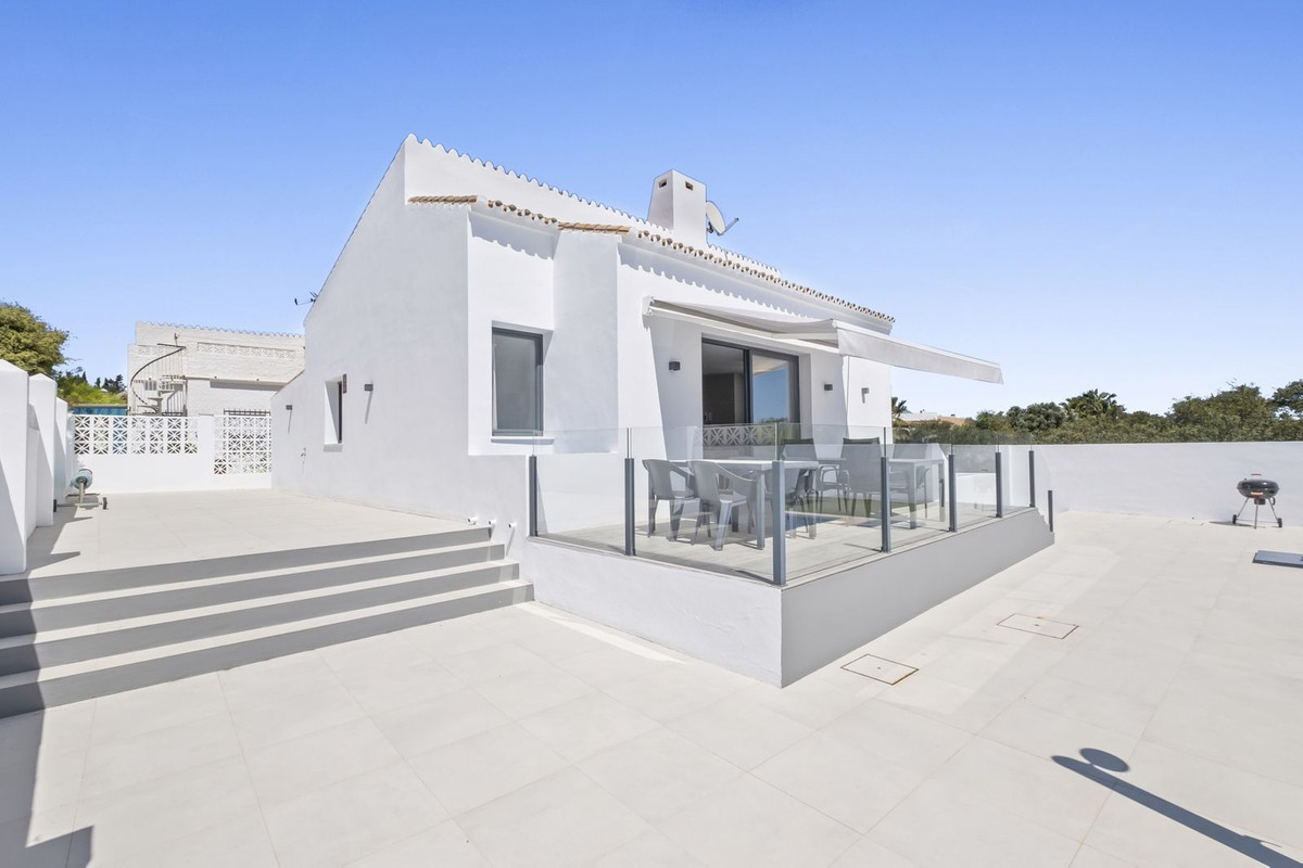 5 Bed Townhouse for sale in El Faro Costa Del Sol, Málaga, Spain