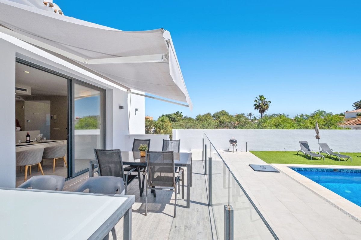 5 Bed Townhouse for sale in El Faro Costa Del Sol, Málaga, Spain