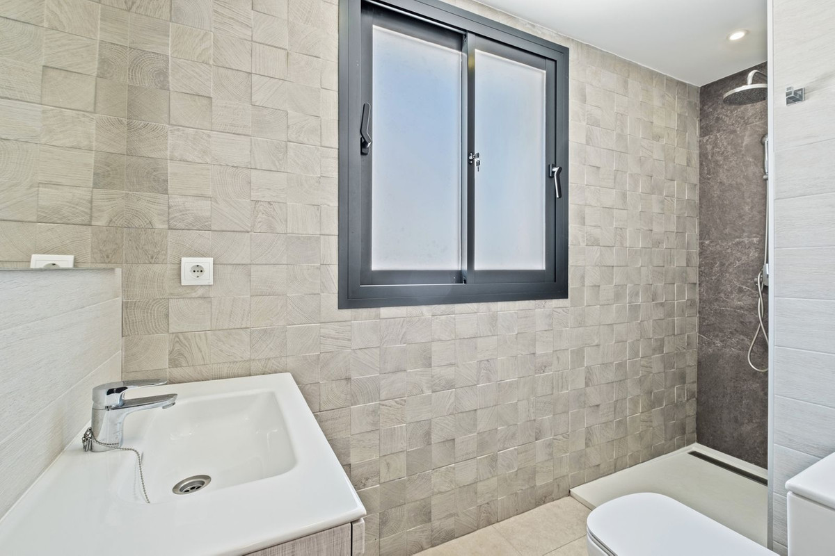 5 Bed Townhouse for sale in El Faro Costa Del Sol, Málaga, Spain