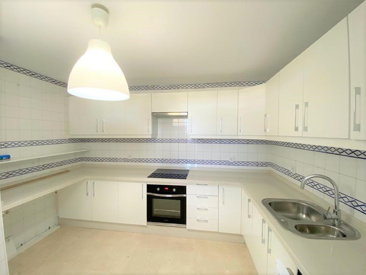 3 Bed Apartment for sale in Guadalmina Alta Costa Del Sol, Málaga, Spain