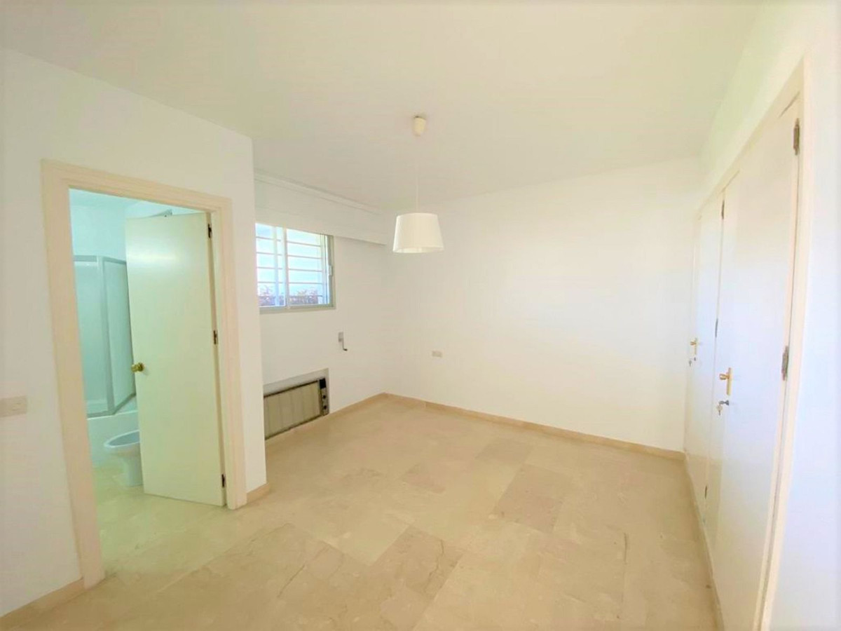 3 Bed Apartment for sale in Guadalmina Alta Costa Del Sol, Málaga, Spain