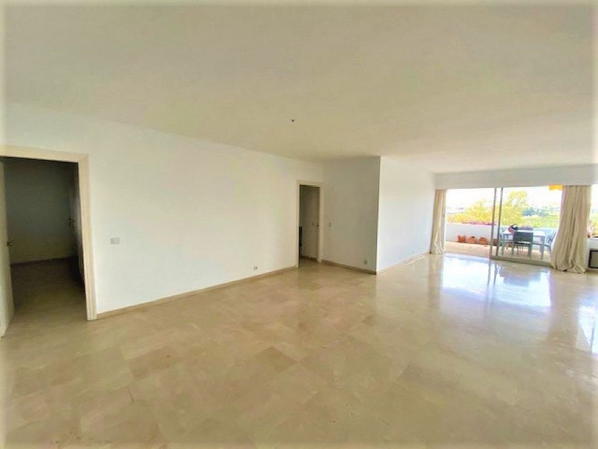 3 Bed Apartment for sale in Guadalmina Alta Costa Del Sol, Málaga, Spain