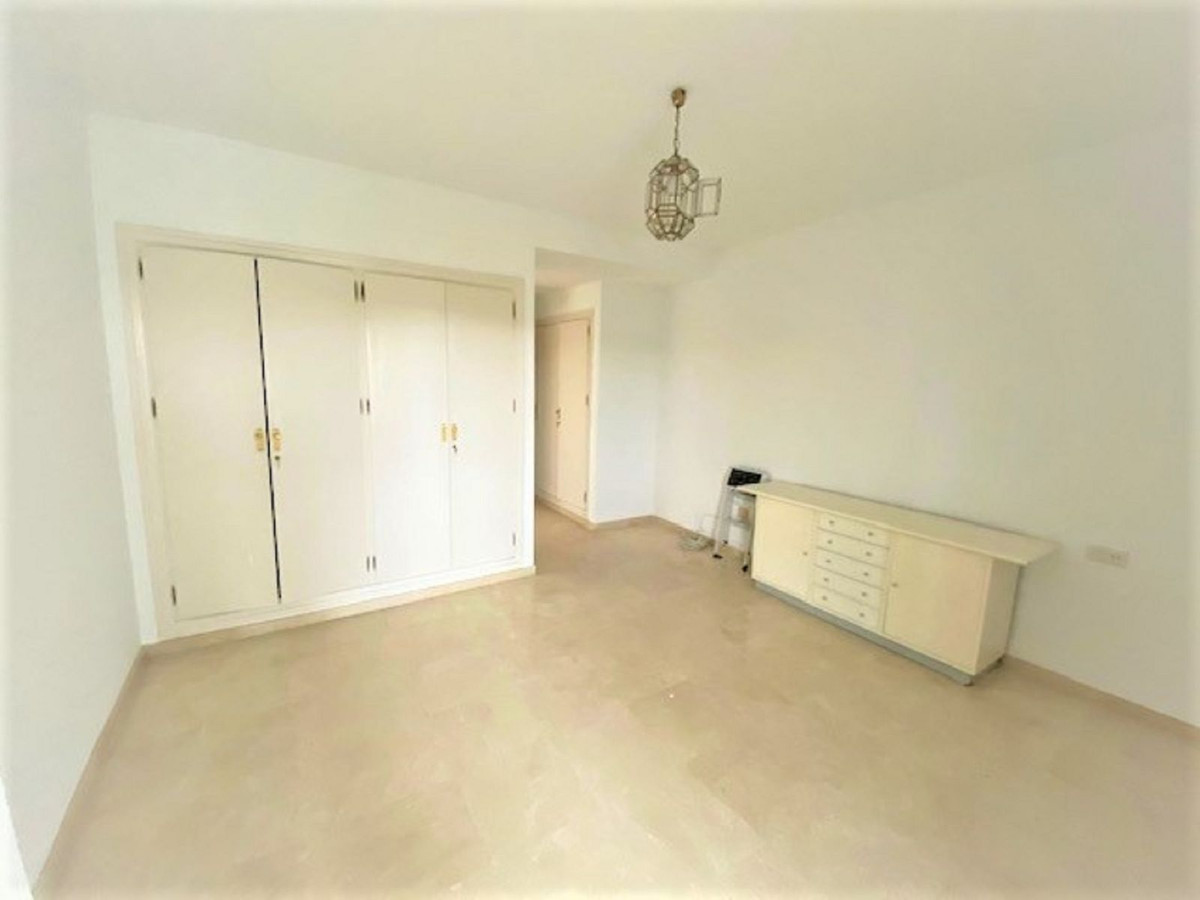 3 Bed Apartment for sale in Guadalmina Alta Costa Del Sol, Málaga, Spain