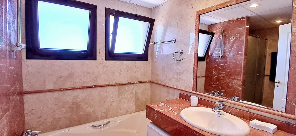 3 Bed Apartment for sale in New Golden Mile Costa Del Sol, Málaga, Spain