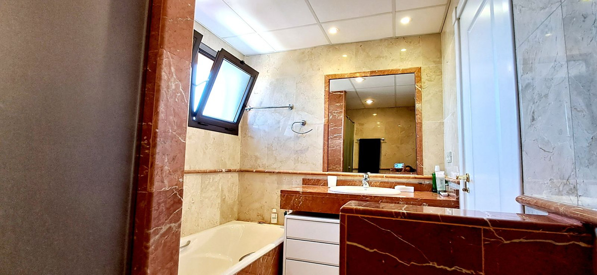 3 Bed Apartment for sale in New Golden Mile Costa Del Sol, Málaga, Spain