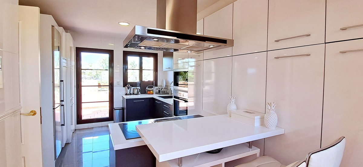 3 Bed Apartment for sale in New Golden Mile Costa Del Sol, Málaga, Spain