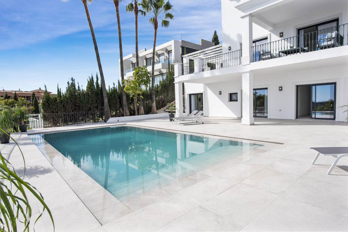 Se vende Villa - Chalet de 5 dormitorios en Costa Del Sol, Málaga, España