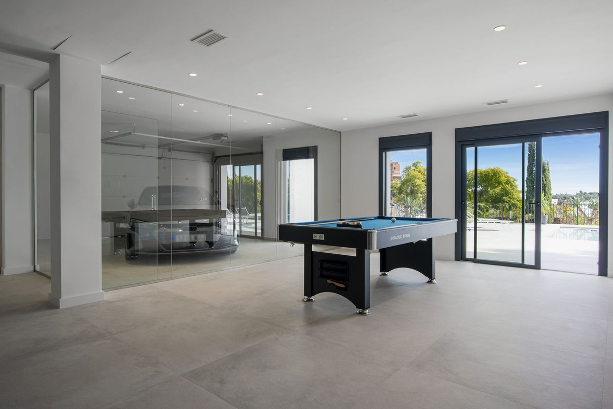 Se vende Villa - Chalet de 5 dormitorios en Costa Del Sol, Málaga, España