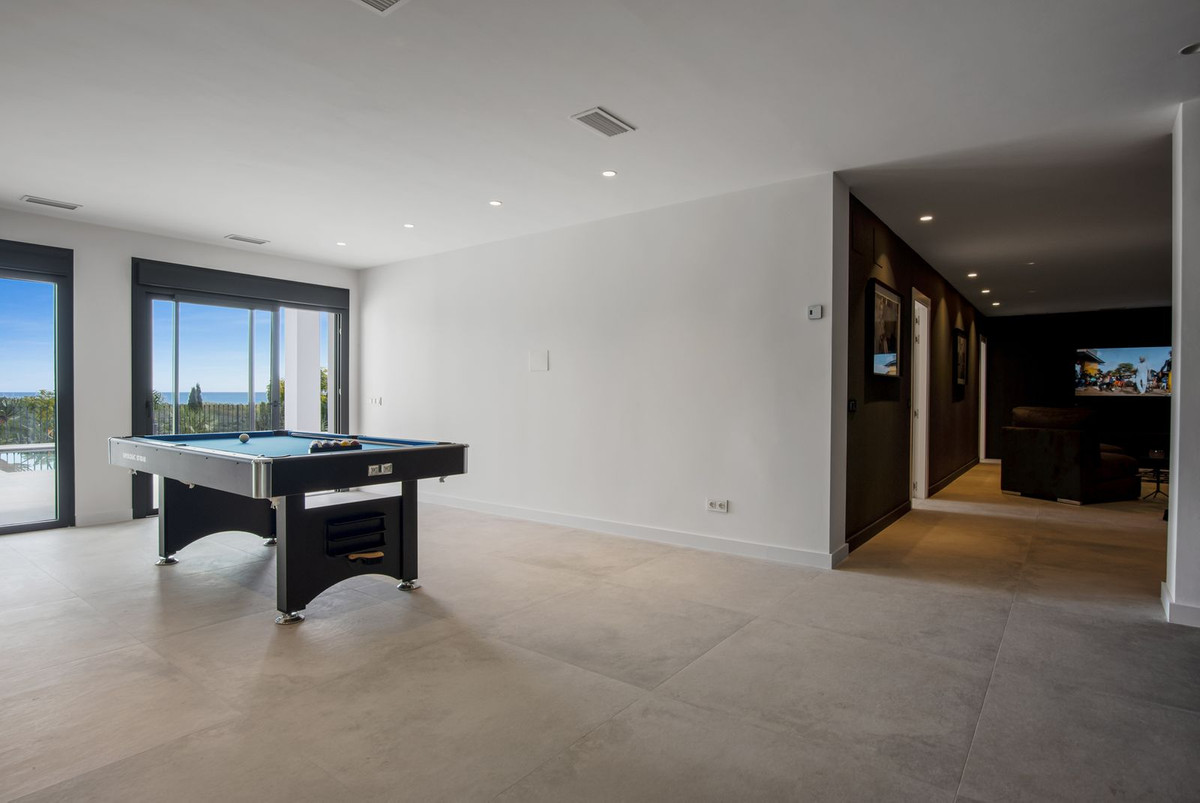 Se vende Villa - Chalet de 5 dormitorios en Costa Del Sol, Málaga, España