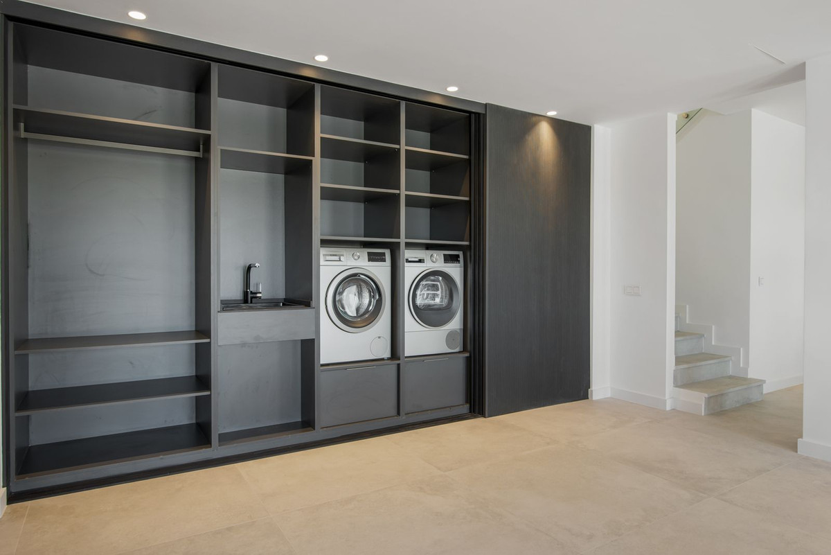 Se vende Villa - Chalet de 5 dormitorios en Costa Del Sol, Málaga, España