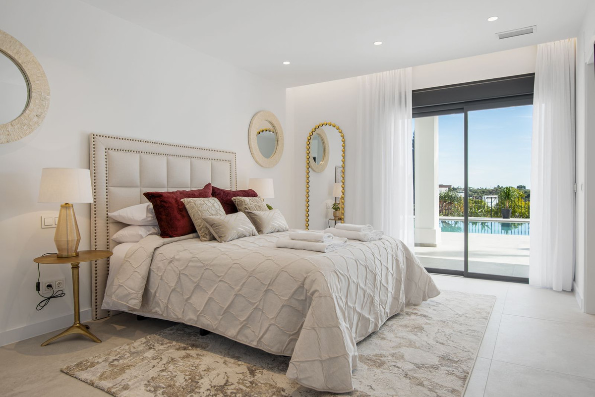 Se vende Villa - Chalet de 5 dormitorios en Costa Del Sol, Málaga, España