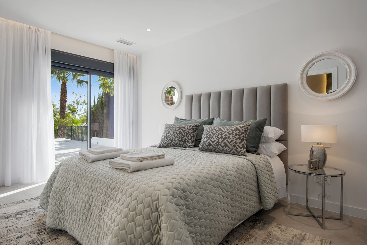 Se vende Villa - Chalet de 5 dormitorios en Costa Del Sol, Málaga, España
