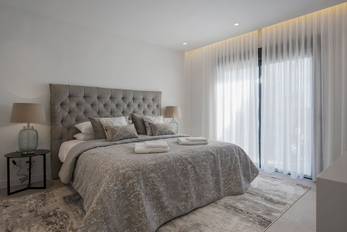 Se vende Villa - Chalet de 5 dormitorios en Costa Del Sol, Málaga, España