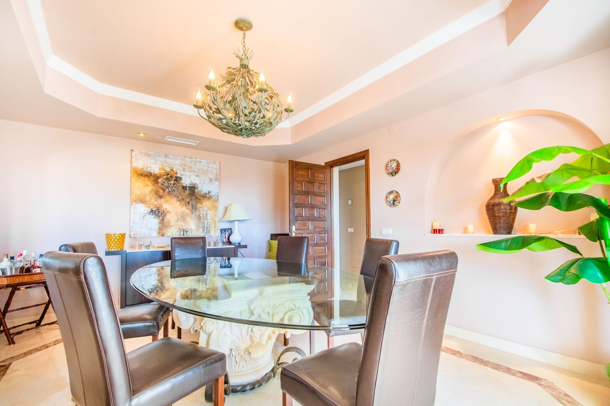 Se vende Villa - Chalet de 6 dormitorios en Costa Del Sol, Málaga, España