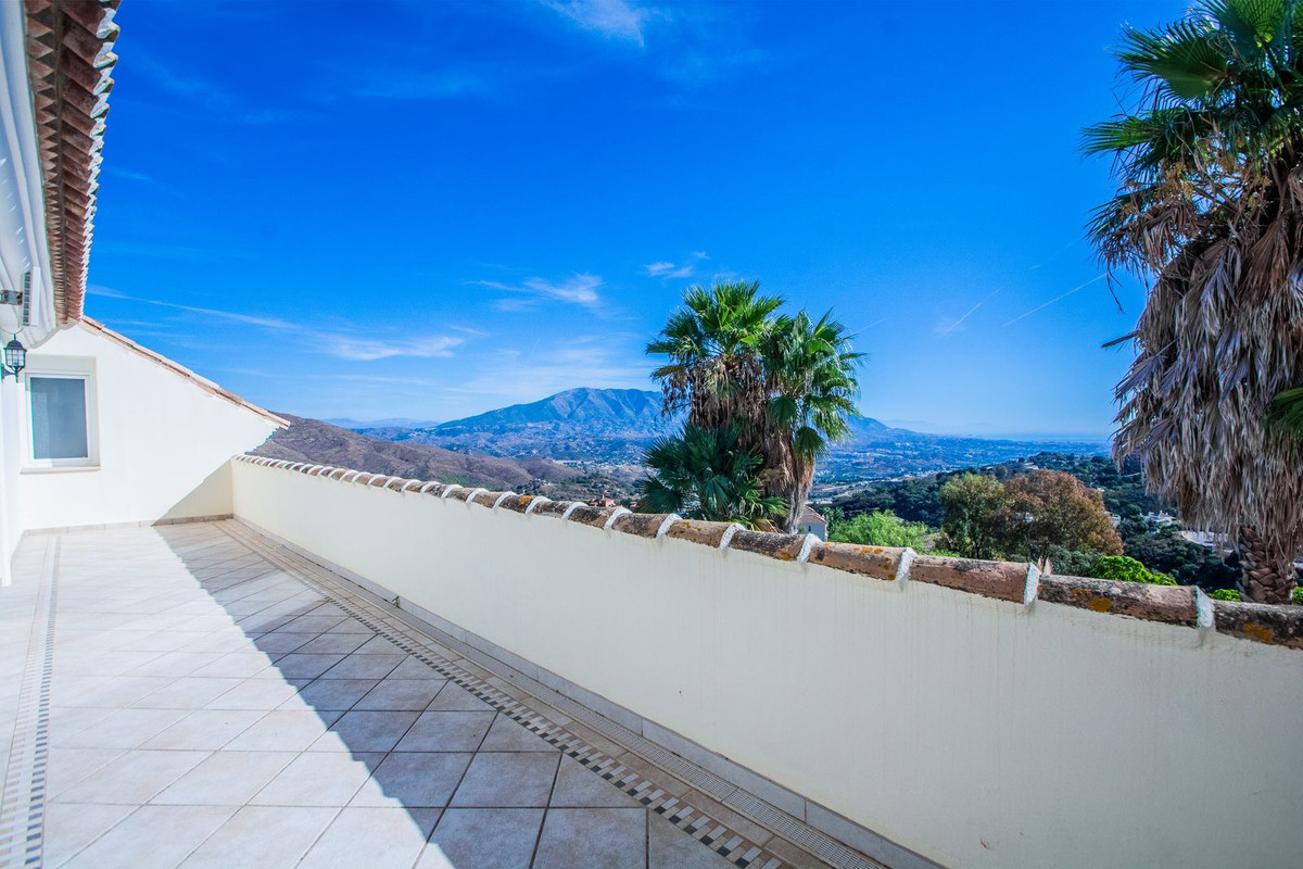 Se vende Villa - Chalet de 6 dormitorios en Costa Del Sol, Málaga, España
