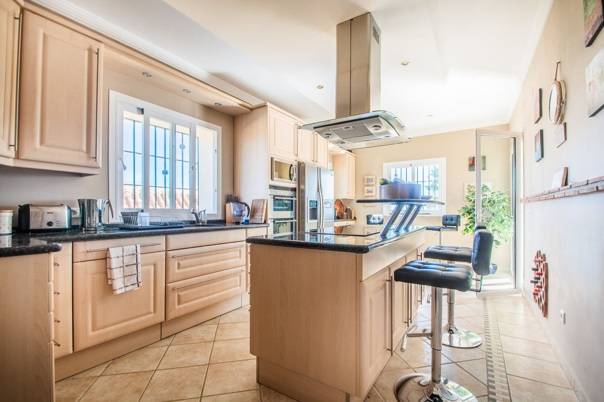 Se vende Villa - Chalet de 6 dormitorios en Costa Del Sol, Málaga, España
