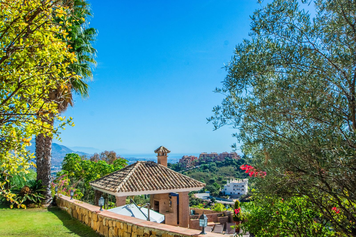Se vende Villa - Chalet de 6 dormitorios en Costa Del Sol, Málaga, España