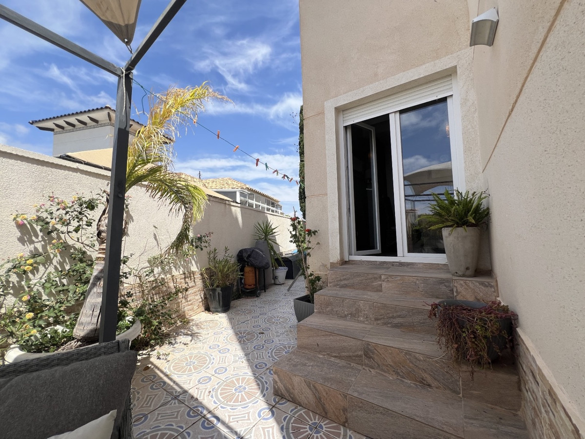 4 Bed Townhouse for sale in Orihuela Costa Blanca, Alicante, Spain