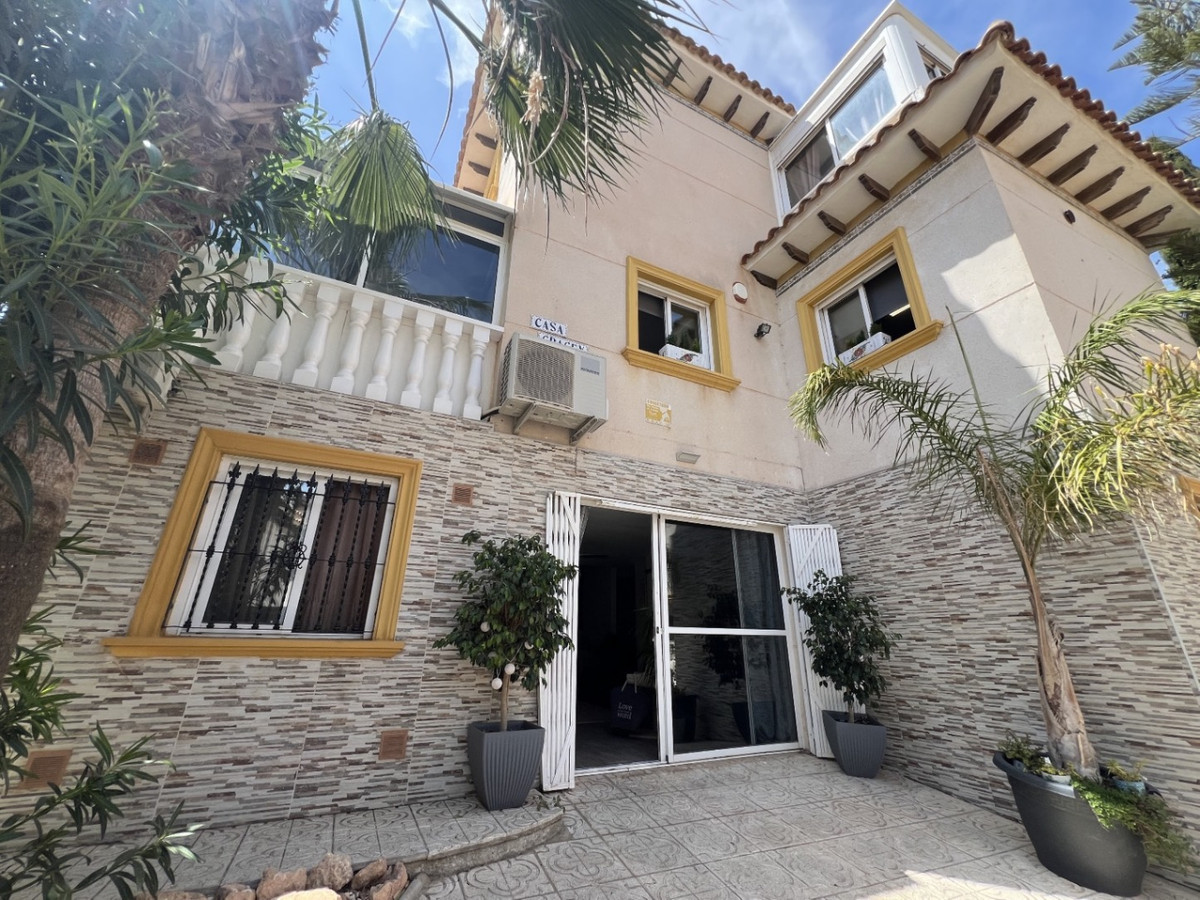 4 Bed Townhouse for sale in Orihuela Costa Blanca, Alicante, Spain
