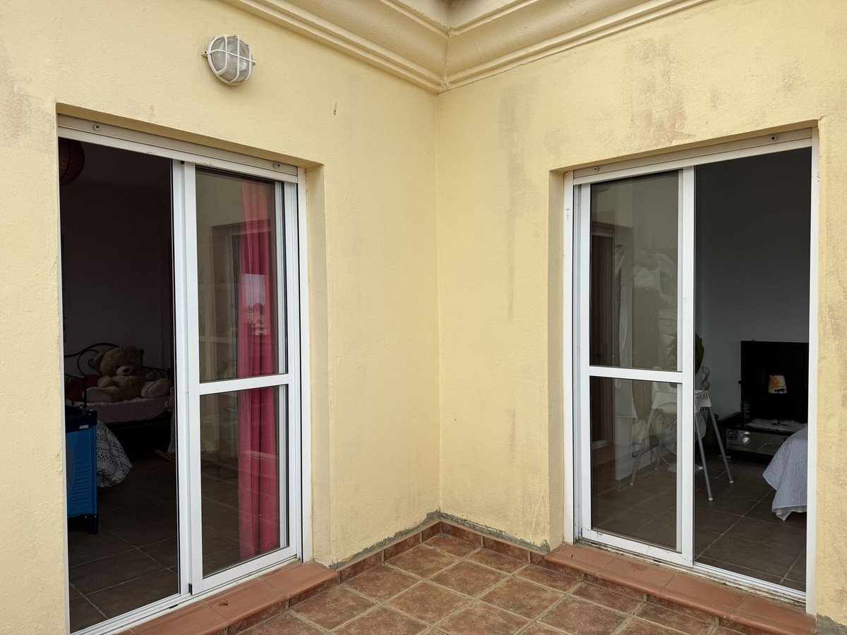 Se vende Villa - Chalet de 3 dormitorios en Costa Del Sol, Cadiz, España