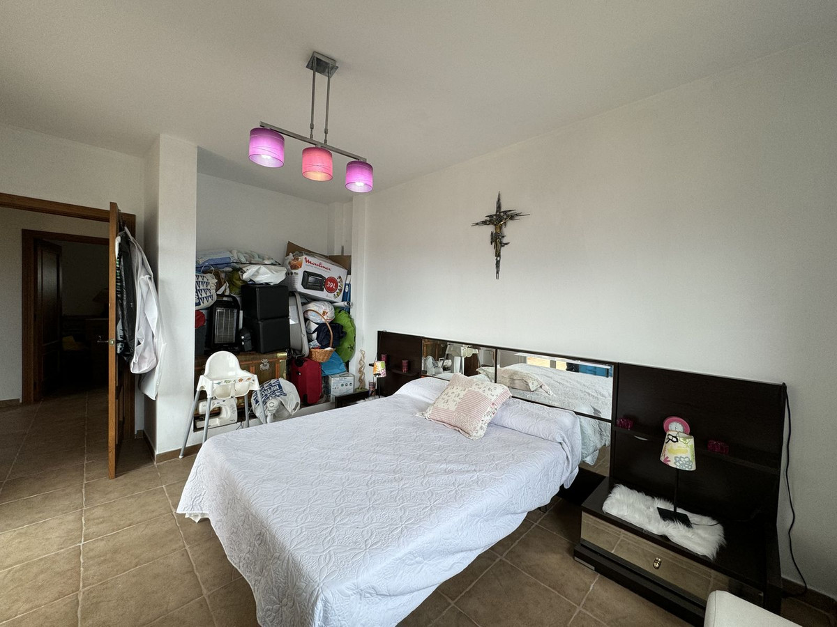Se vende Villa - Chalet de 3 dormitorios en Costa Del Sol, Cadiz, España